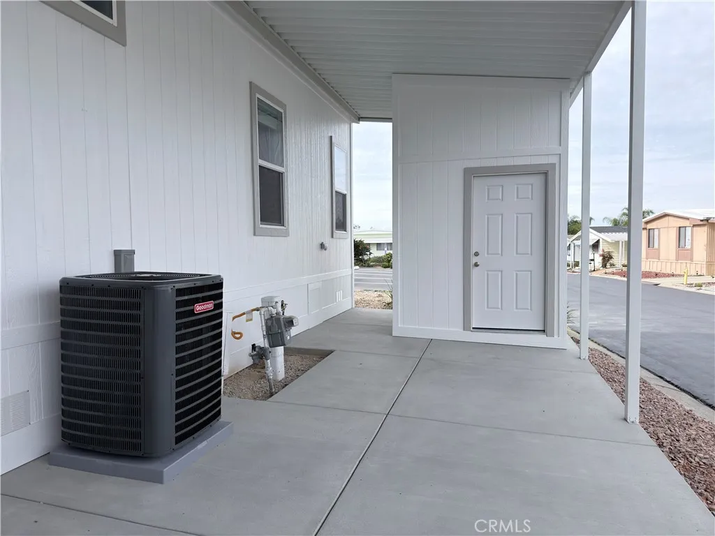 https://cdn.realtyfeed.com/cdn/127/306646702/560eb32c379d19edfd6ef84f6e25e9d8.webp