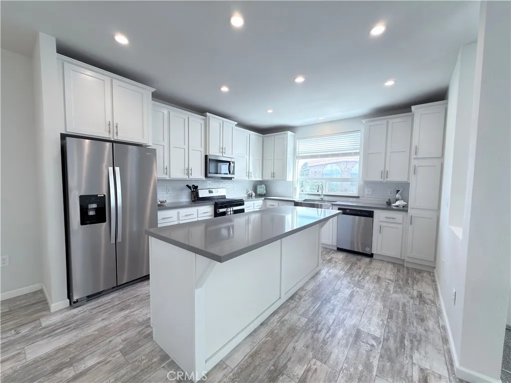 https://cdn.realtyfeed.com/cdn/127/306646702/c190ad38ab40d5a69f7b6effd9dc9123.webp