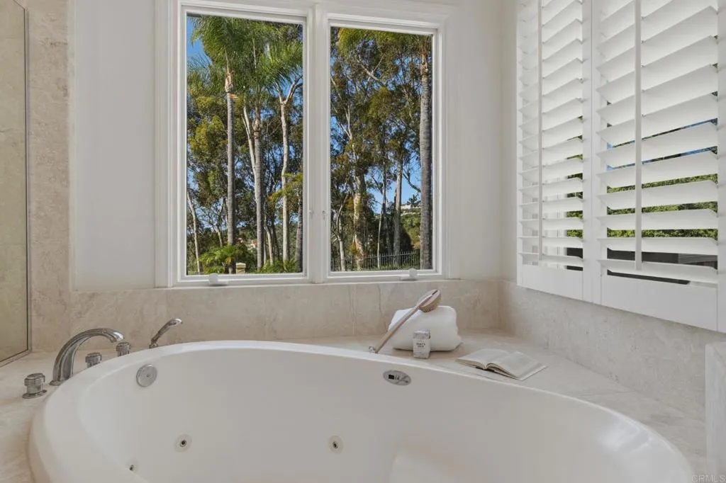 https://cdn.realtyfeed.com/cdn/127/306646704/6523ca60176b46f28415467a3738bf24.webp