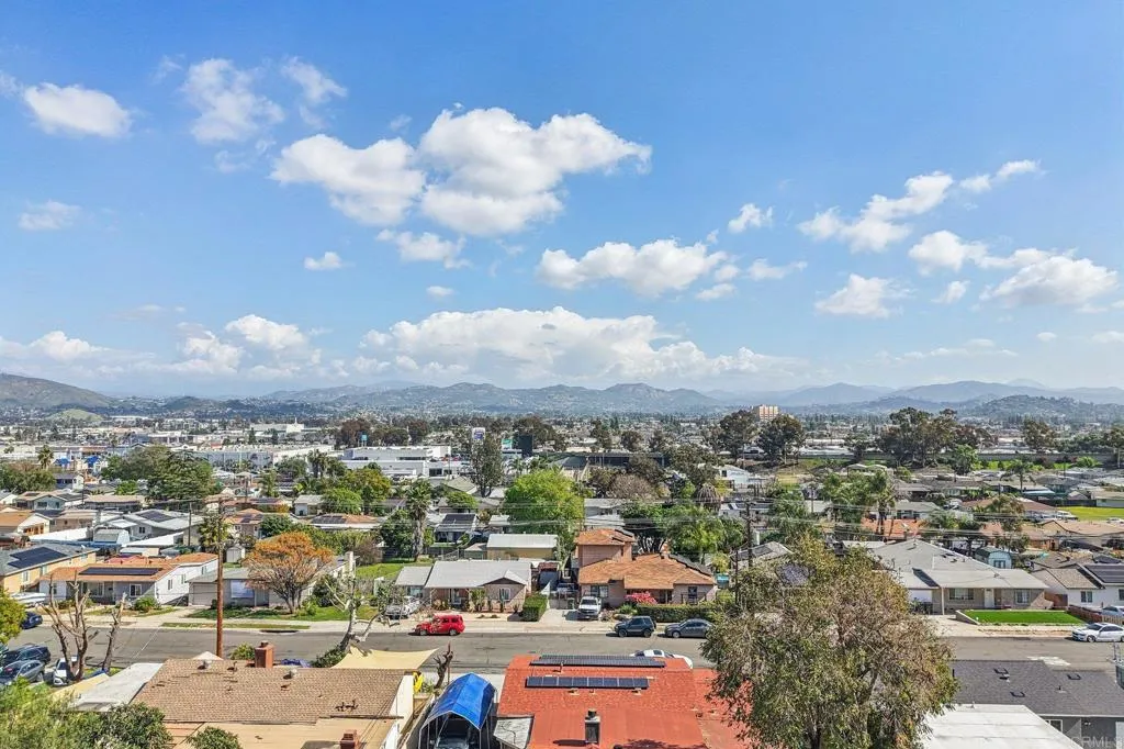 https://cdn.realtyfeed.com/cdn/127/306646710/29ce07cf9918a6370f1e6a20b0475a4d.webp