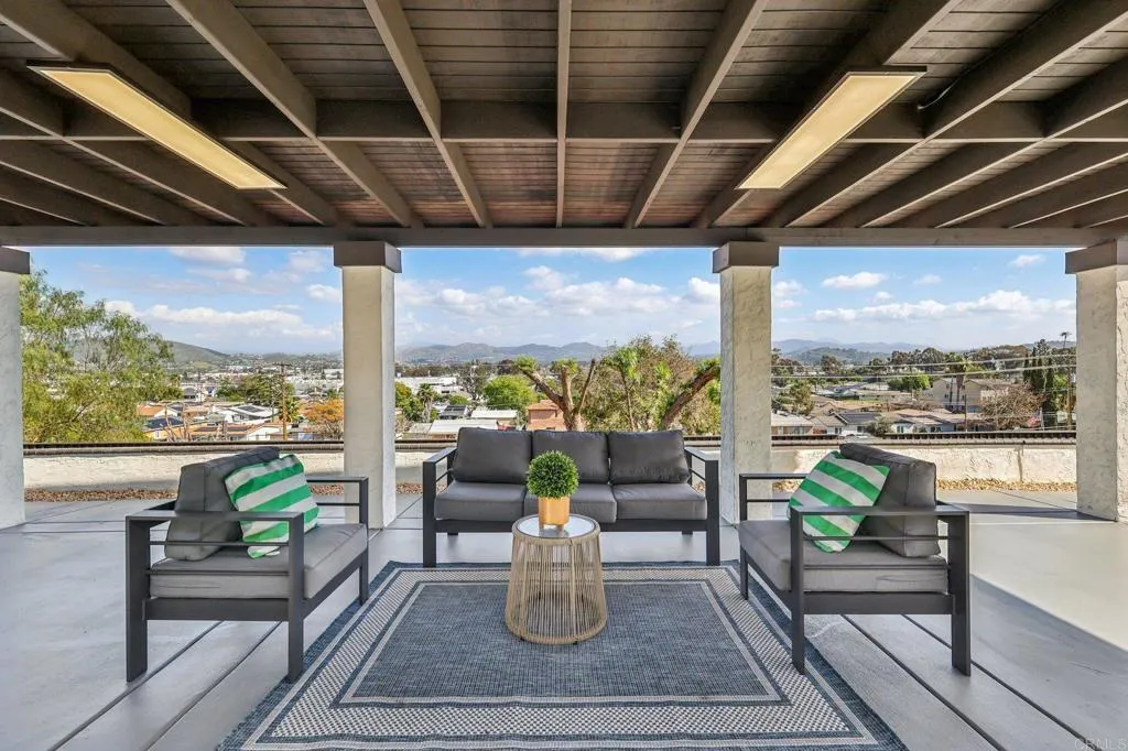 https://cdn.realtyfeed.com/cdn/127/306646710/71c5c104966ebd3e133a4b064b9f3d40.webp
