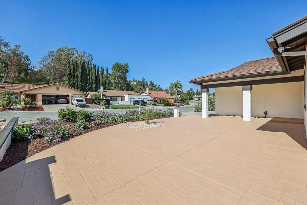 https://cdn.realtyfeed.com/cdn/127/306646710/d845e6fa9c0f29319242109b3d1f0cc5.webp