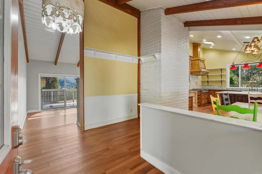 https://cdn.realtyfeed.com/cdn/127/306646732/30f148144679df7c66421940556e3111.webp