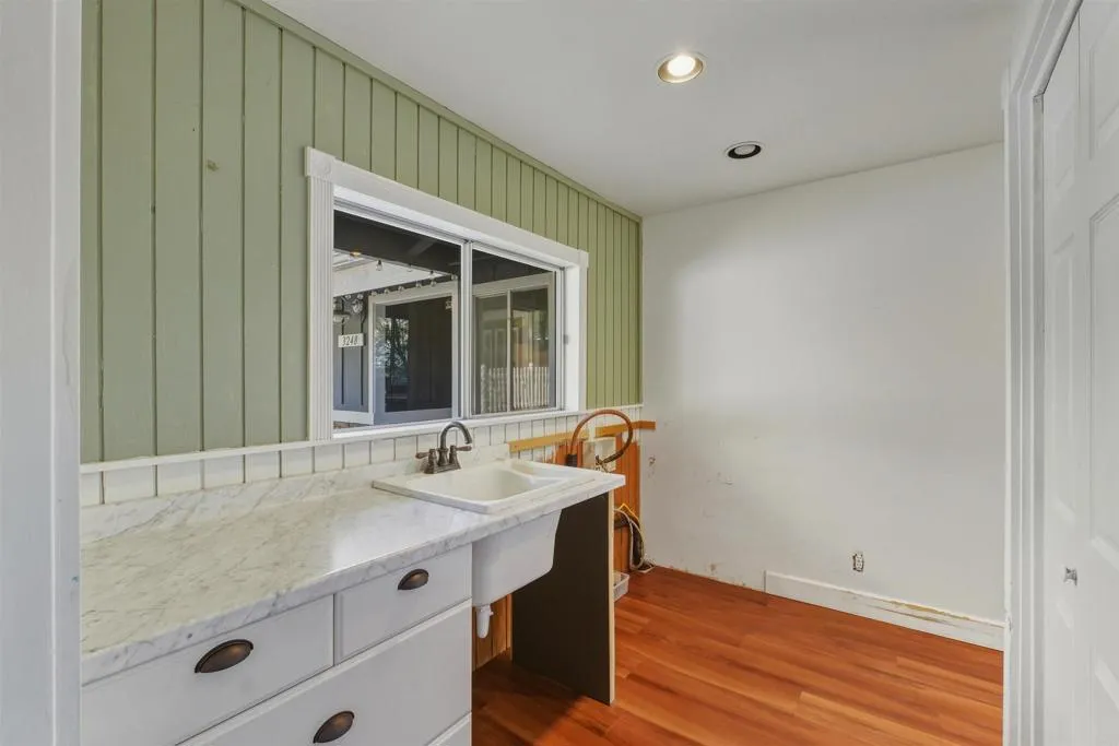 https://cdn.realtyfeed.com/cdn/127/306646732/98f0db6cb4b1b024675255938f363cc2.webp
