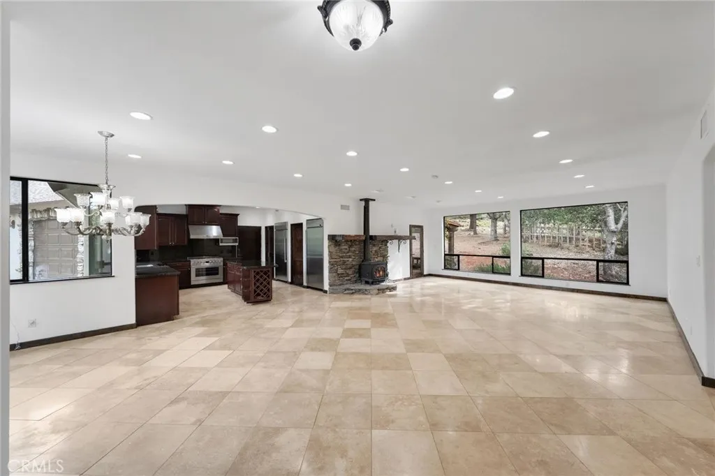 https://cdn.realtyfeed.com/cdn/127/306646767/16e4c3274ea8ce626e29ef52c7ffbded.webp