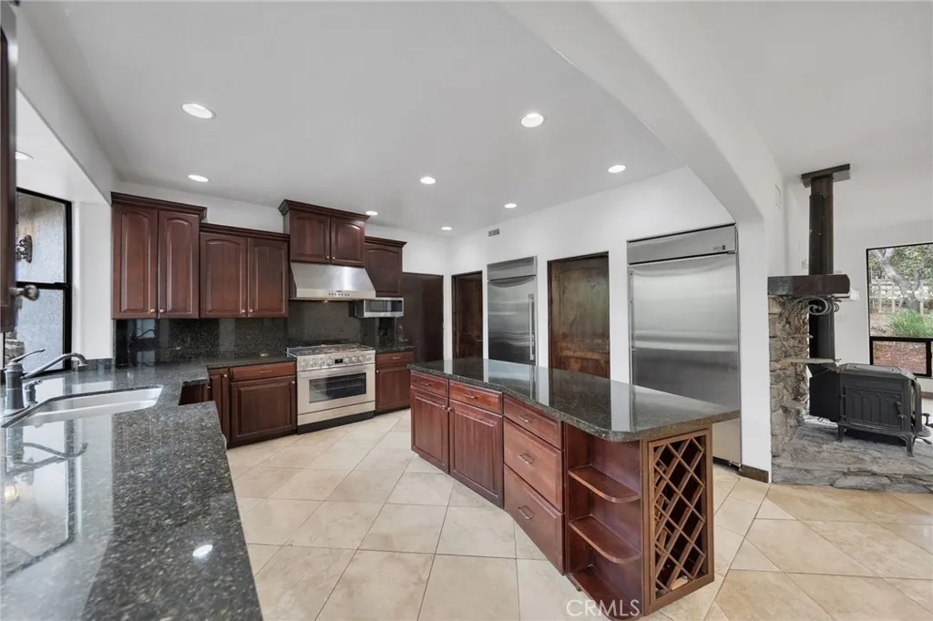 https://cdn.realtyfeed.com/cdn/127/306646767/1af8d02873544dd241a64d245ea50a3f.webp