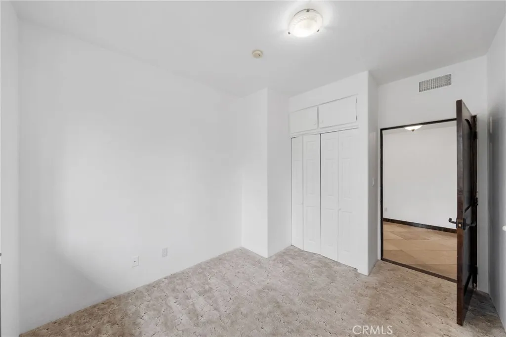 https://cdn.realtyfeed.com/cdn/127/306646767/42d5caf72a70ceb93dd91d010df92350.webp