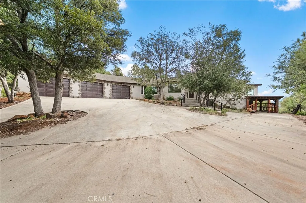 https://cdn.realtyfeed.com/cdn/127/306646767/517732426419c4a4bdac7ed44c31ee80.webp