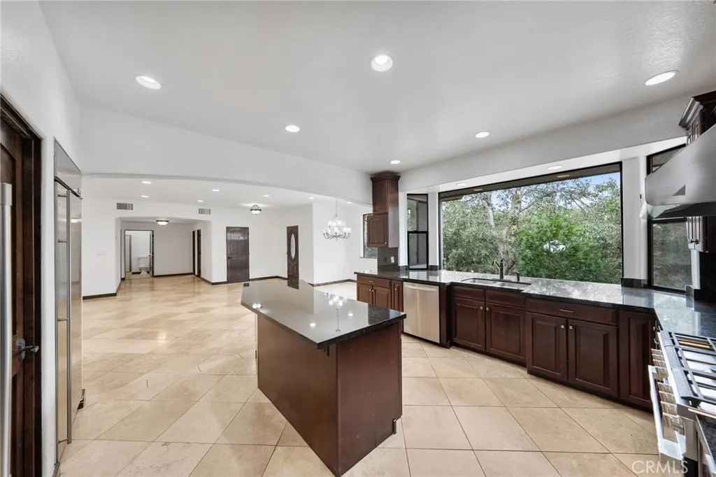 https://cdn.realtyfeed.com/cdn/127/306646767/6bad4df75ae9c8b4ea9285c1de9d8eb2.webp