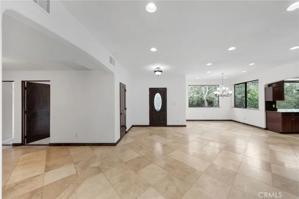 https://cdn.realtyfeed.com/cdn/127/306646767/73fba148e5d8a1f67dbc85a237a93df3.webp