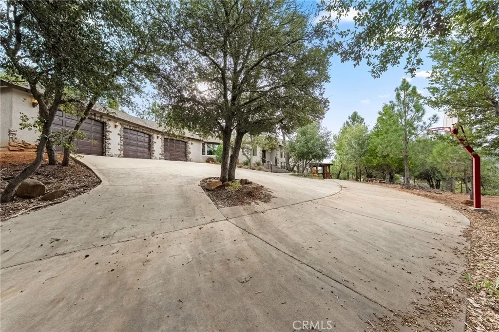 https://cdn.realtyfeed.com/cdn/127/306646767/8e3535ff8fd386b987d511492f3f85c5.webp
