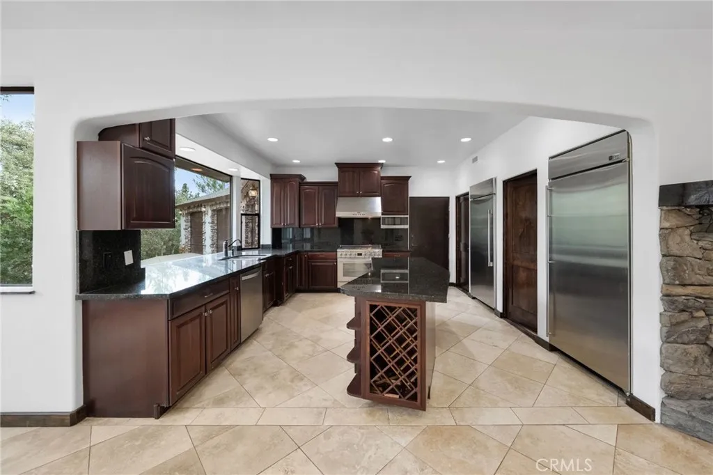 https://cdn.realtyfeed.com/cdn/127/306646767/dadd1bddc2028ba80299778292b9ac62.webp