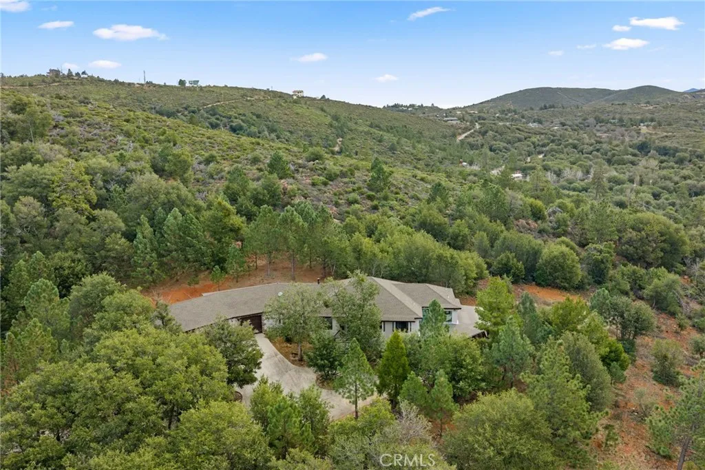 https://cdn.realtyfeed.com/cdn/127/306646767/eb1333a5b642a3521c19da33f3d352d2.webp