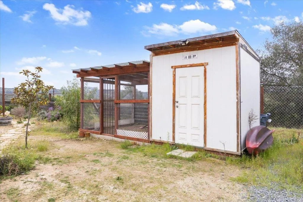 https://cdn.realtyfeed.com/cdn/127/306646770/2d6064af336a614bad4224c941412fb5.webp