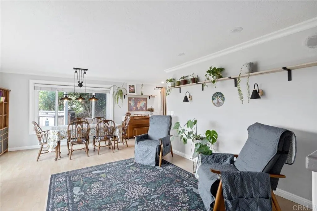 https://cdn.realtyfeed.com/cdn/127/306646770/43e3a5b3f8ac474457aaf3ce7552600d.webp