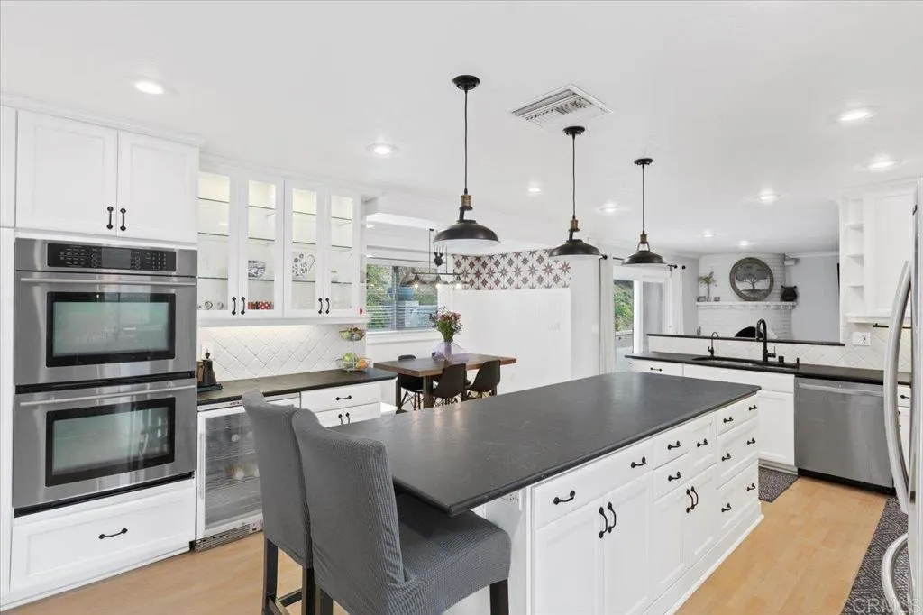 https://cdn.realtyfeed.com/cdn/127/306646770/73b97a1ce722196529282181d82cac4f.webp
