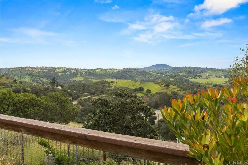 https://cdn.realtyfeed.com/cdn/127/306646770/86516d2bfe8ba13b9e3125d60c434c6c.webp