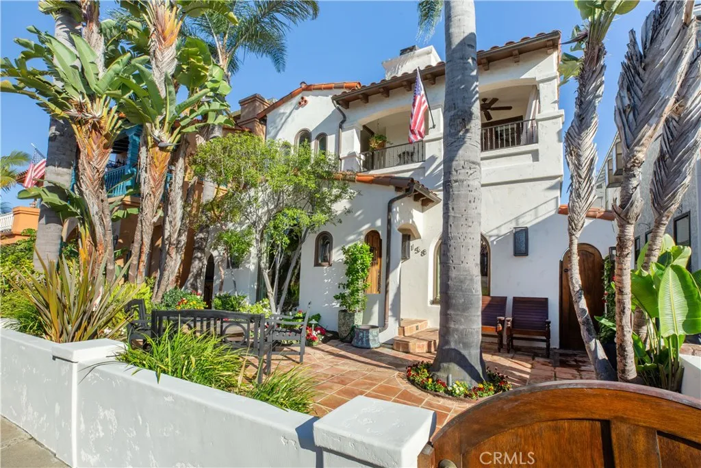 158 Santa Ana Avenue