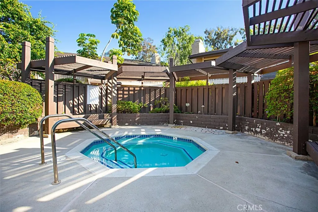 https://cdn.realtyfeed.com/cdn/127/306646801/8edc71200b9766de05a8f97ec7d17093.webp