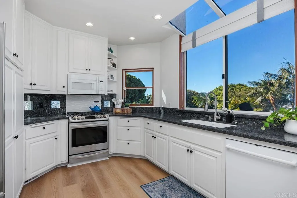 https://cdn.realtyfeed.com/cdn/127/306646929/36bb3aff0231c23c1927c4b9bb630f81.webp