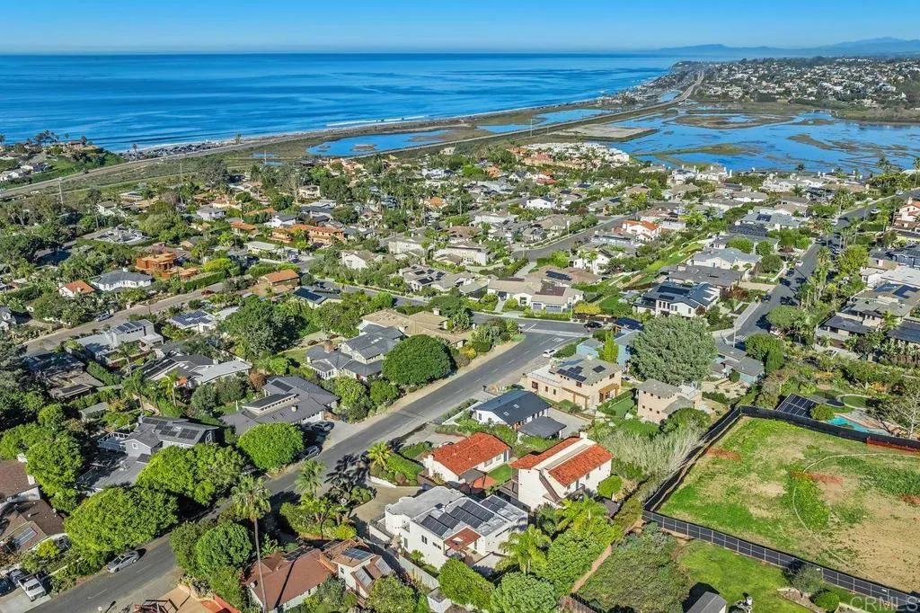 https://cdn.realtyfeed.com/cdn/127/306646929/68eb135a0fcaada868baf04e902f7b4b.webp