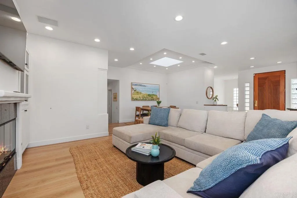 https://cdn.realtyfeed.com/cdn/127/306646929/6b14f3ed066a934aa84356b259ba2bca.webp