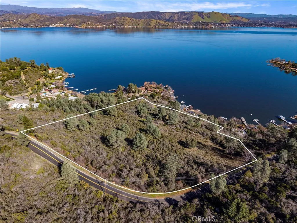 11390 Point Lakeview