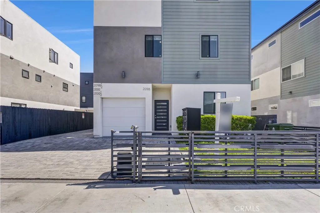 2098 Hauser Boulevard, Los Angeles, CA - Photo 3 of 39, Los Angeles, CA