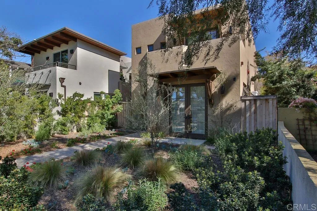 835 Sycamore Avenue, Los Angeles, CA, 90038