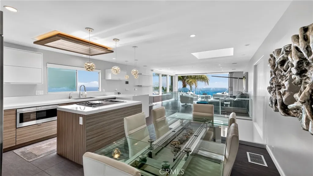 855 Santa Ana Street, Laguna Beach, CA, 92651