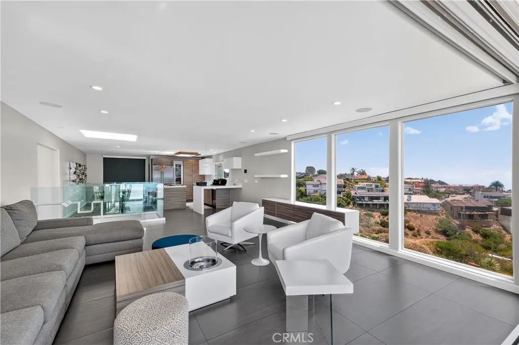 855 Santa Ana Street, Laguna Beach, CA, 92651