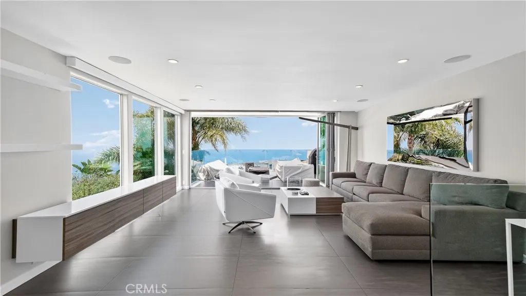 855 Santa Ana Street, Laguna Beach, CA, 92651