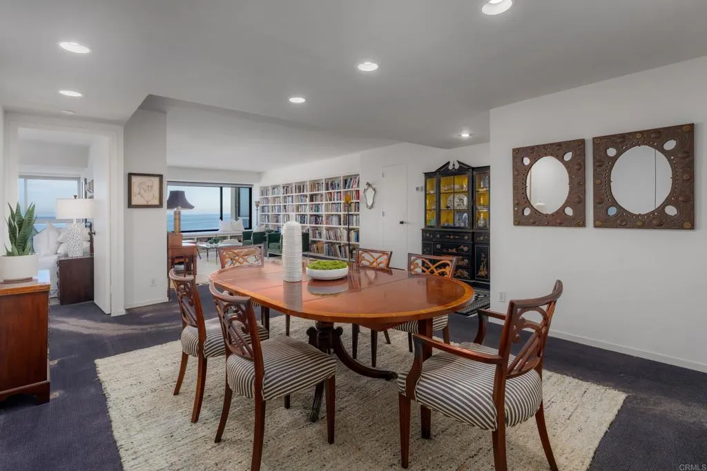 https://cdn.realtyfeed.com/cdn/127/306647088/0f70ee1916339328c471d173701d76a9.webp