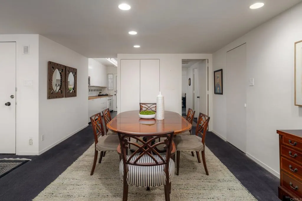 https://cdn.realtyfeed.com/cdn/127/306647088/1b0df8f07c973acd4298102804d4f136.webp