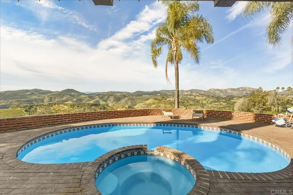 https://cdn.realtyfeed.com/cdn/127/306647108/0de52e93ed94f150b8313d7324d4a299.webp