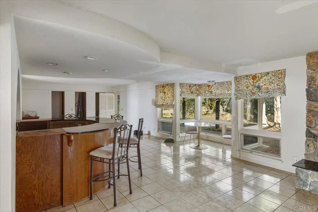 https://cdn.realtyfeed.com/cdn/127/306647108/54c9e3e1115f571e4daa0d9fa04e80b5.webp