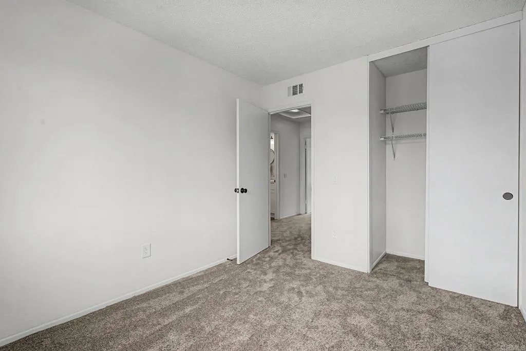 https://cdn.realtyfeed.com/cdn/127/306647110/4b6cd9db6eb84239d9d1d52b6e39ee20.webp