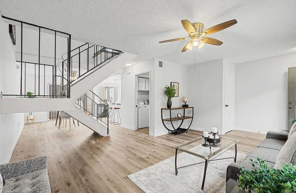 https://cdn.realtyfeed.com/cdn/127/306647110/f2c1e8dc41a870d6db7d1ef8e94be5c9.webp