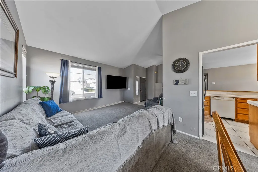 34711 Sunlight, Yucaipa, CA 92399 - Photo 5 of 28, Yucaipa, CA