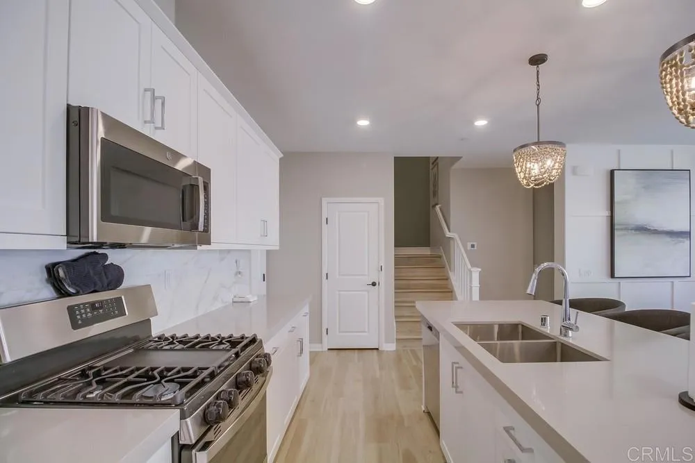 https://cdn.realtyfeed.com/cdn/127/306647159/04cac867f3e85e1778f5eb8458ace419.webp