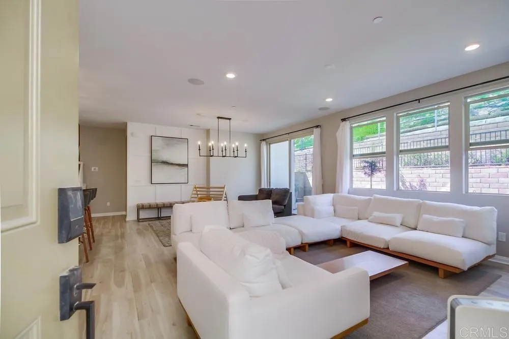 https://cdn.realtyfeed.com/cdn/127/306647159/908328b18c5d800bec0efffc496946aa.webp