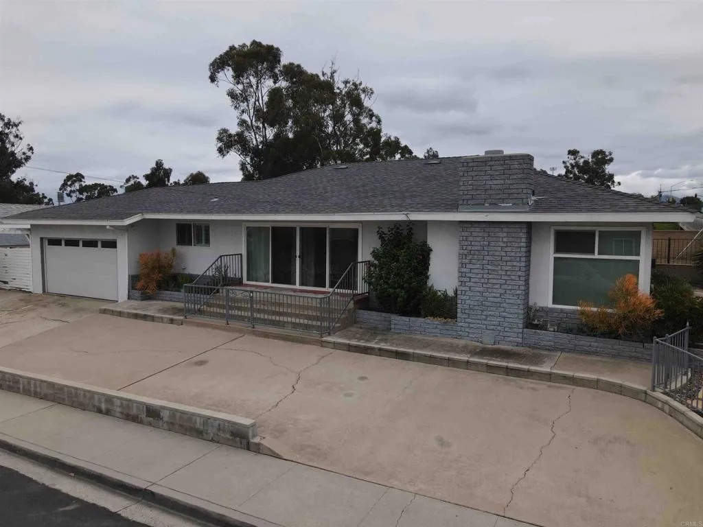 https://cdn.realtyfeed.com/cdn/127/306647216/46469fb1f30d9bb44310f43a58c9c5d0.webp