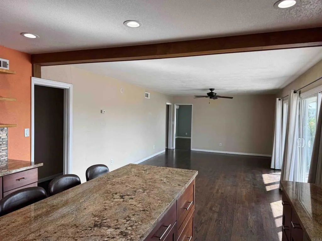 https://cdn.realtyfeed.com/cdn/127/306647216/dabd5d6b96a7ac85fe8caf6b88377961.webp