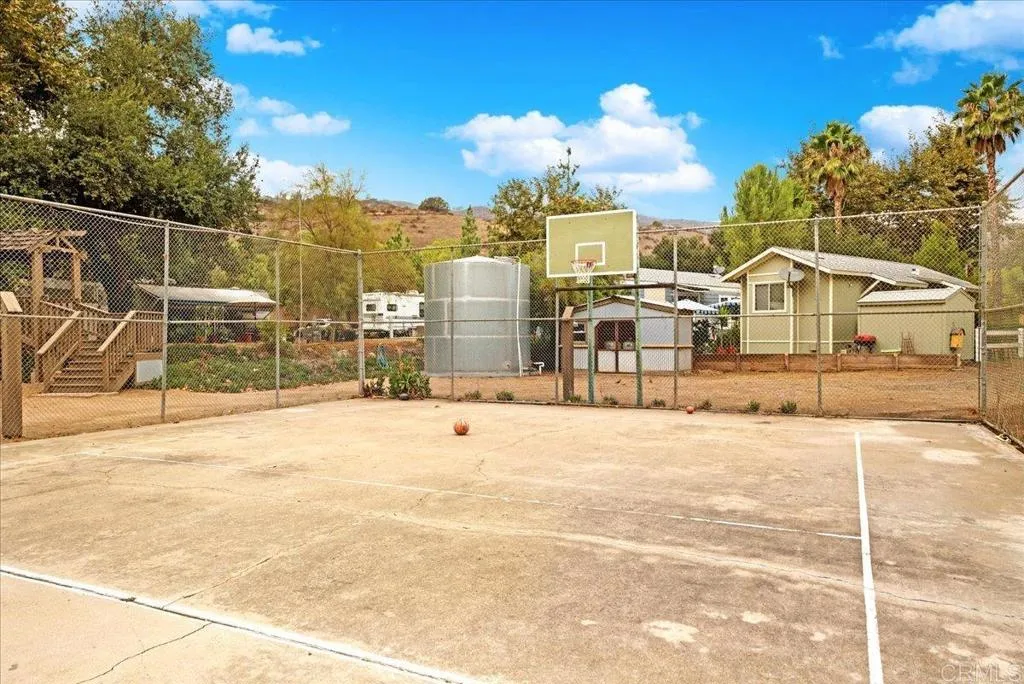 https://cdn.realtyfeed.com/cdn/127/306647272/02d8ea431b82dbbad19b9144d7af0e99.webp