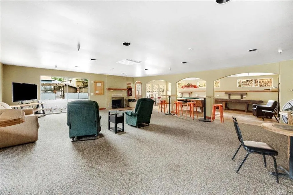 https://cdn.realtyfeed.com/cdn/127/306647272/1cc272deb020a59906c81000301a16b5.webp