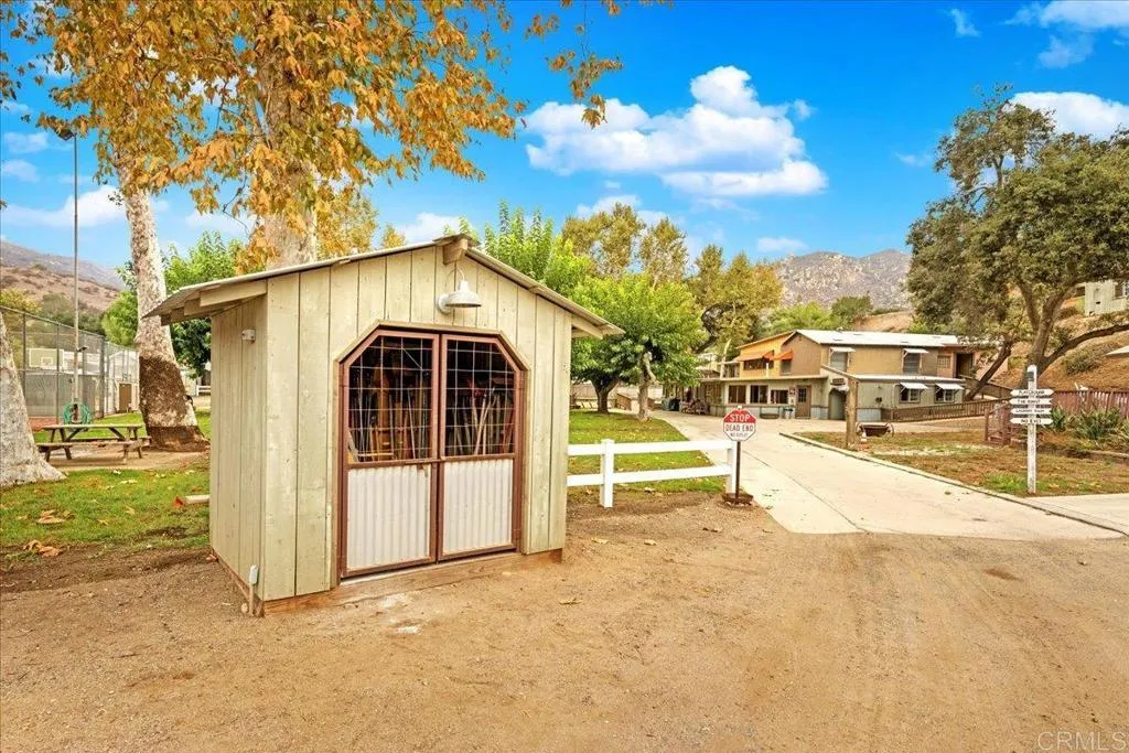 https://cdn.realtyfeed.com/cdn/127/306647272/32835c9283d313700c92cad3420aa172.webp