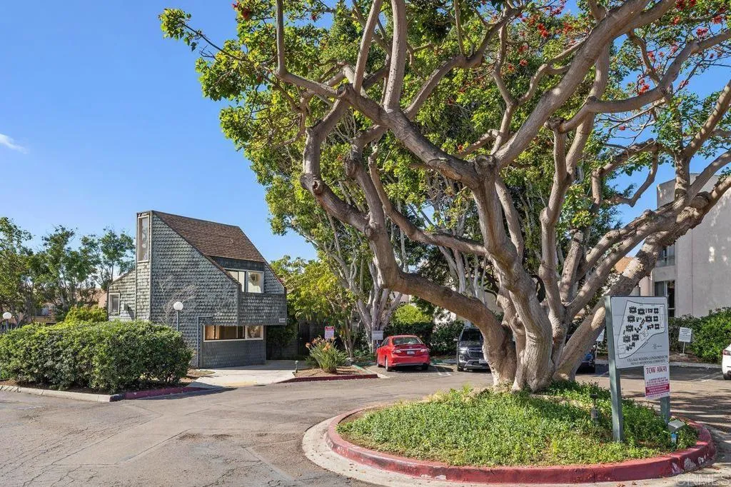 https://cdn.realtyfeed.com/cdn/127/306647276/57f6dda3f132de4356f0207d9f889e69.webp