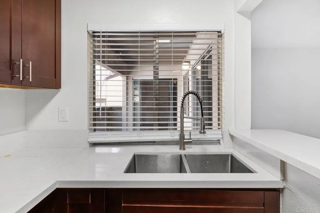 https://cdn.realtyfeed.com/cdn/127/306647276/67c8c4708e9b4f7825424e996d4764e5.webp