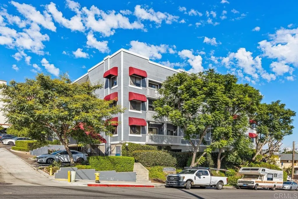 https://cdn.realtyfeed.com/cdn/127/306647279/a9ee3b7c82a33c65bc52aca53453afe4.webp
