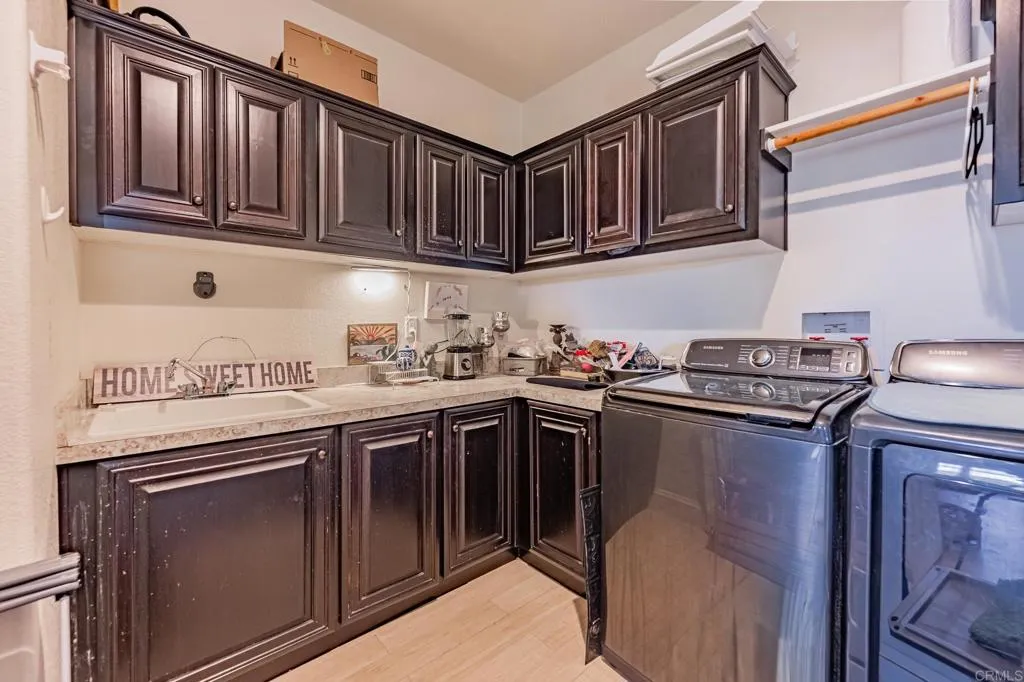 https://cdn.realtyfeed.com/cdn/127/306647281/66659c179b025a1af4c265b8d84e11fb.webp